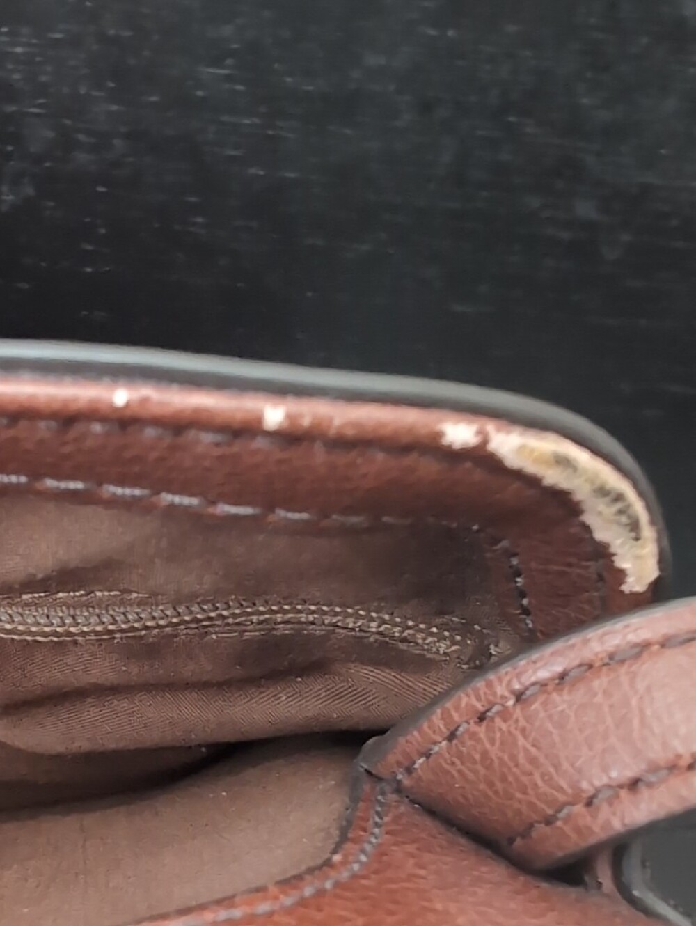 Fossil Lana Crossbody Leather Bag with Gold Accent - Picture 5 of 17